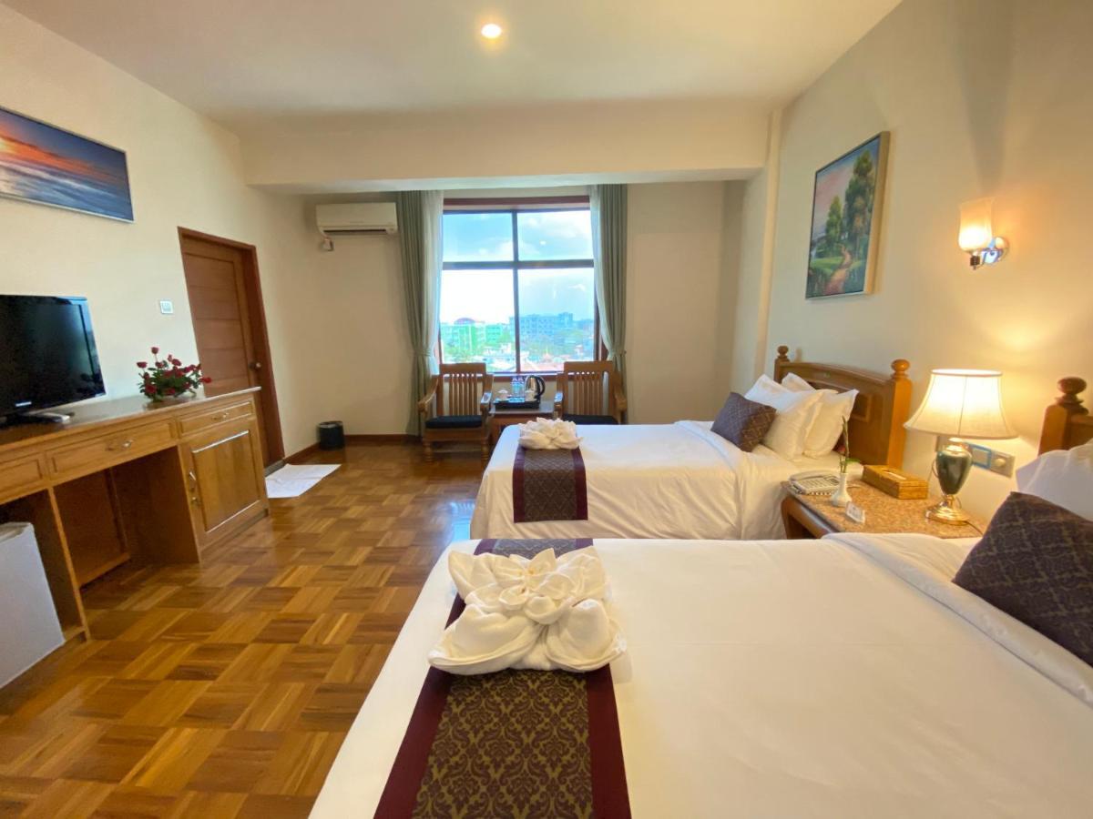 E-Outfitting Golden Country Hotel Mandalaj Kültér fotó